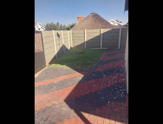 3 BEDROOM HOUSE FOR SALE IN SKY CITY